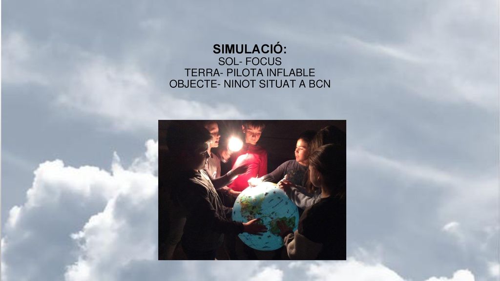 SIMULACIÓ: SOL- FOCUS TERRA- PILOTA INFLABLE OBJECTE- NINOT SITUAT A BCN