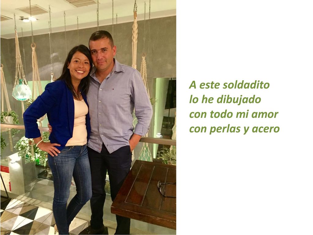A este soldadito lo he dibujado con todo mi amor con perlas y acero