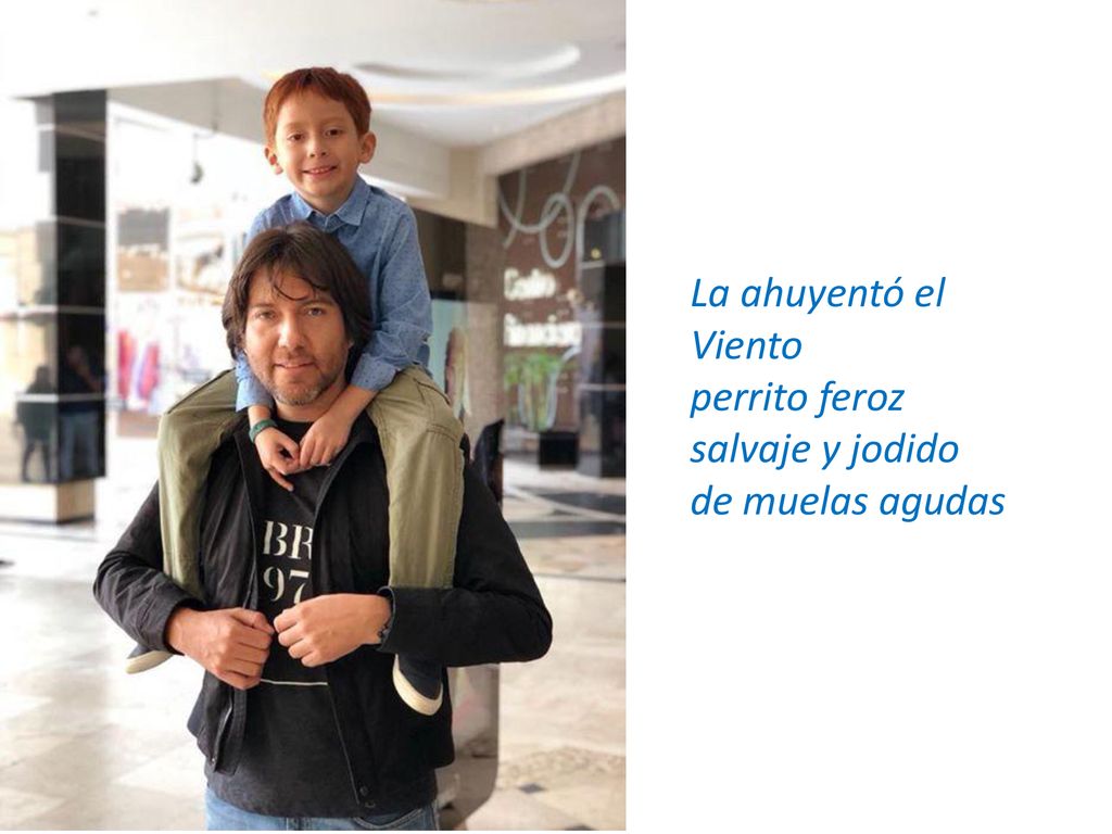 La ahuyentó el Viento perrito feroz salvaje y jodido de muelas agudas