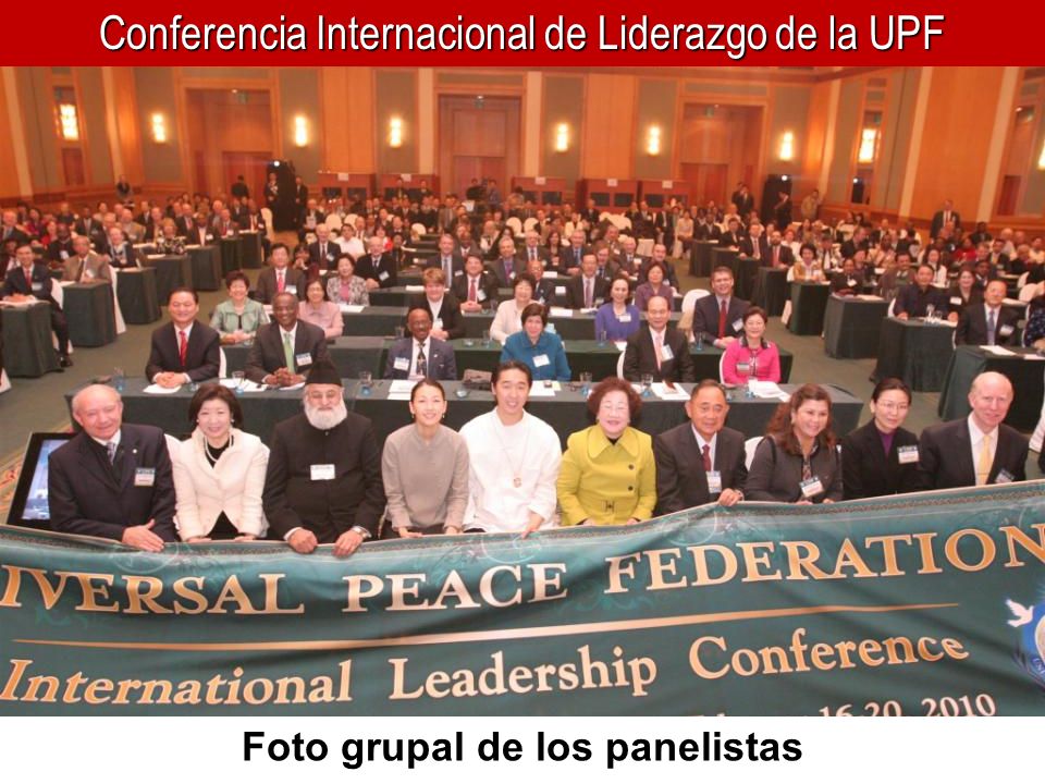 Foto grupal de los panelistas