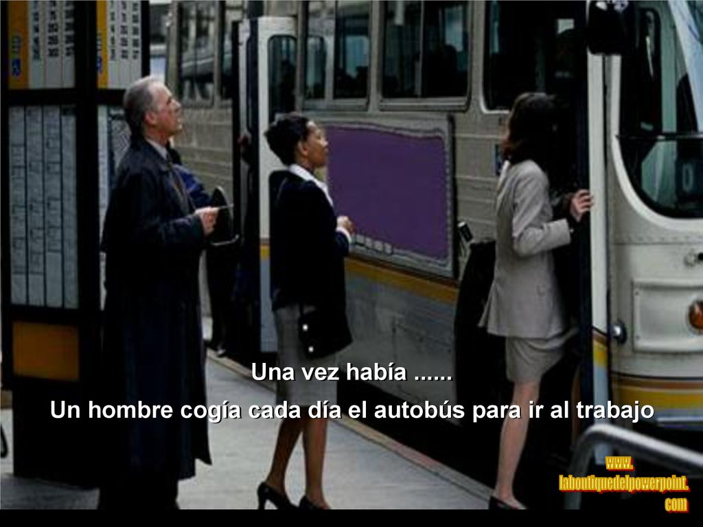 Un hombre cogía cada día el autobús para ir al trabajo