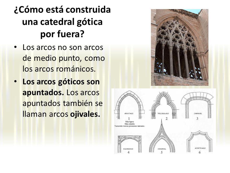 ¿Cómo está construida una catedral gótica por fuera