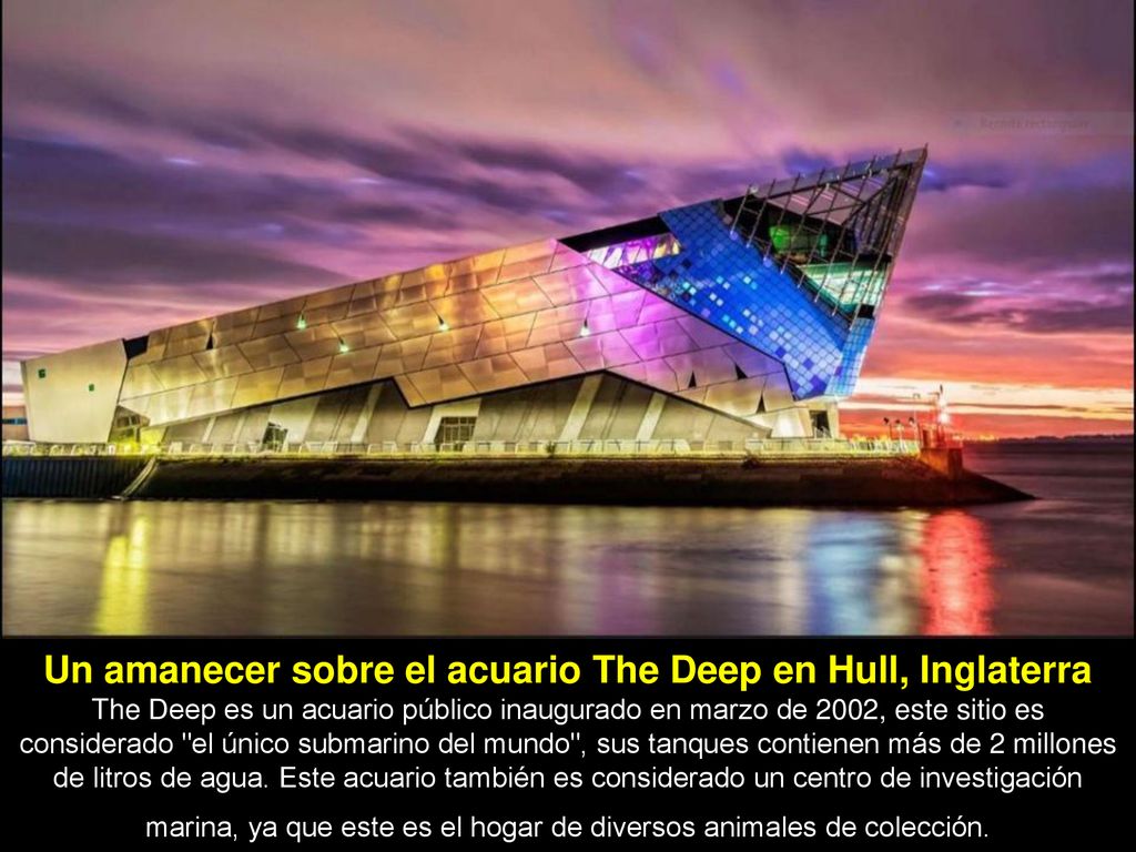 Un amanecer sobre el acuario The Deep en Hull, Inglaterra