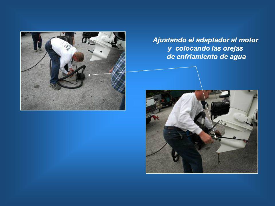 Ajustando el adaptador al motor de enfriamiento de agua