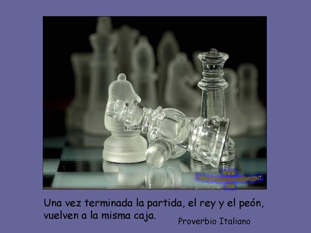 Una vez terminada la partida, el rey y el peón, vuelven a la misma caja.