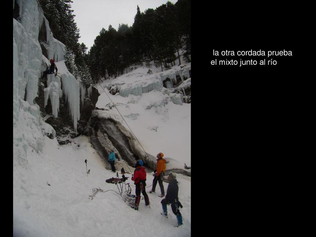 la otra cordada prueba el mixto junto al río