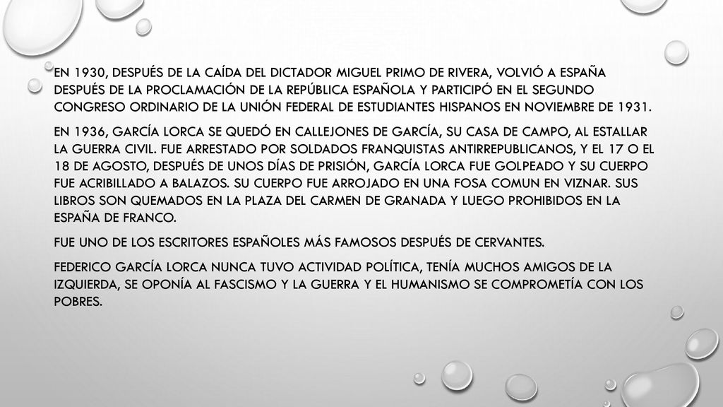 En 1930, después de la caída del dictador Miguel Primo de Rivera, volvió a España después de la proclamación de la República Española y participó en el segundo congreso ordinario de la Unión Federal de Estudiantes Hispanos en noviembre de 1931.