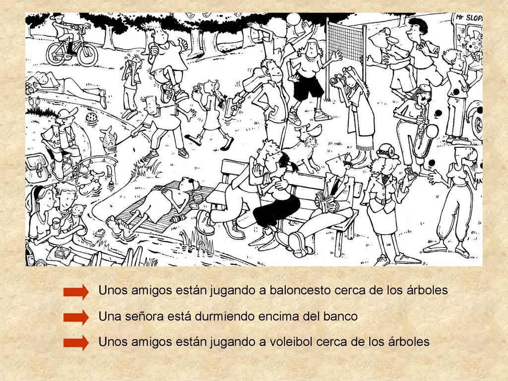 Unos amigos están jugando a baloncesto cerca de los árboles