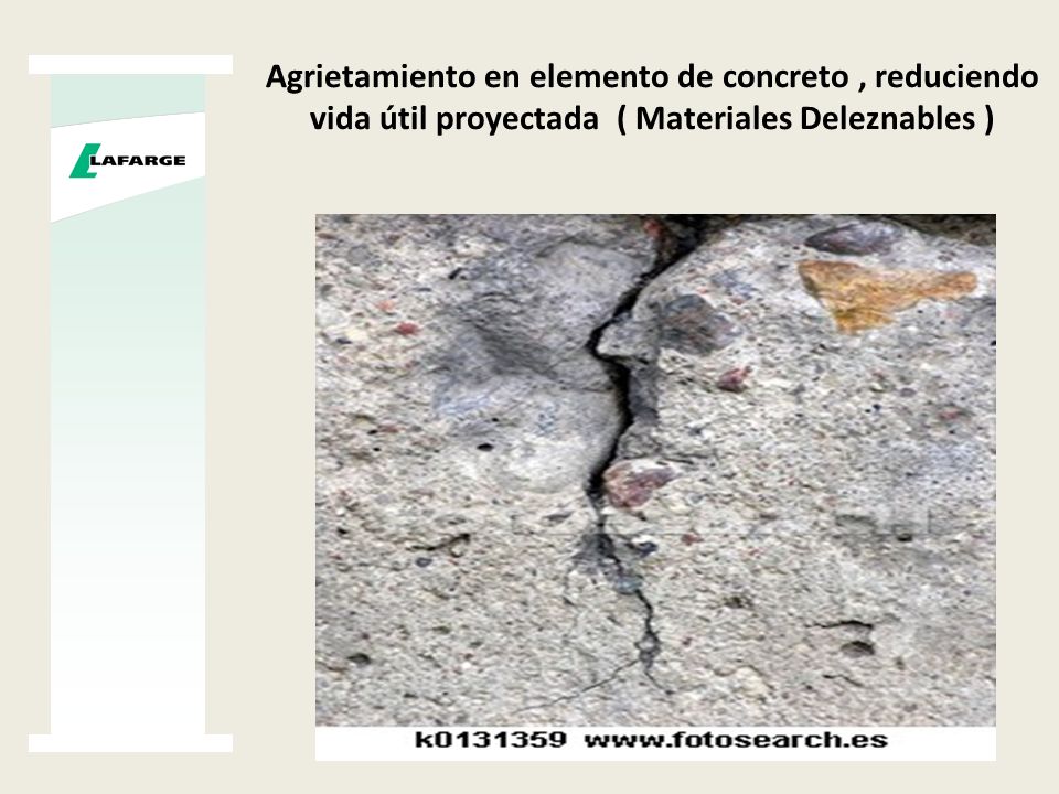 Agrietamiento en elemento de concreto , reduciendo vida útil proyectada ( Materiales Deleznables )