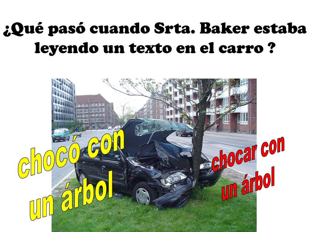 ¿Qué pasó cuando Srta. Baker estaba leyendo un texto en el carro