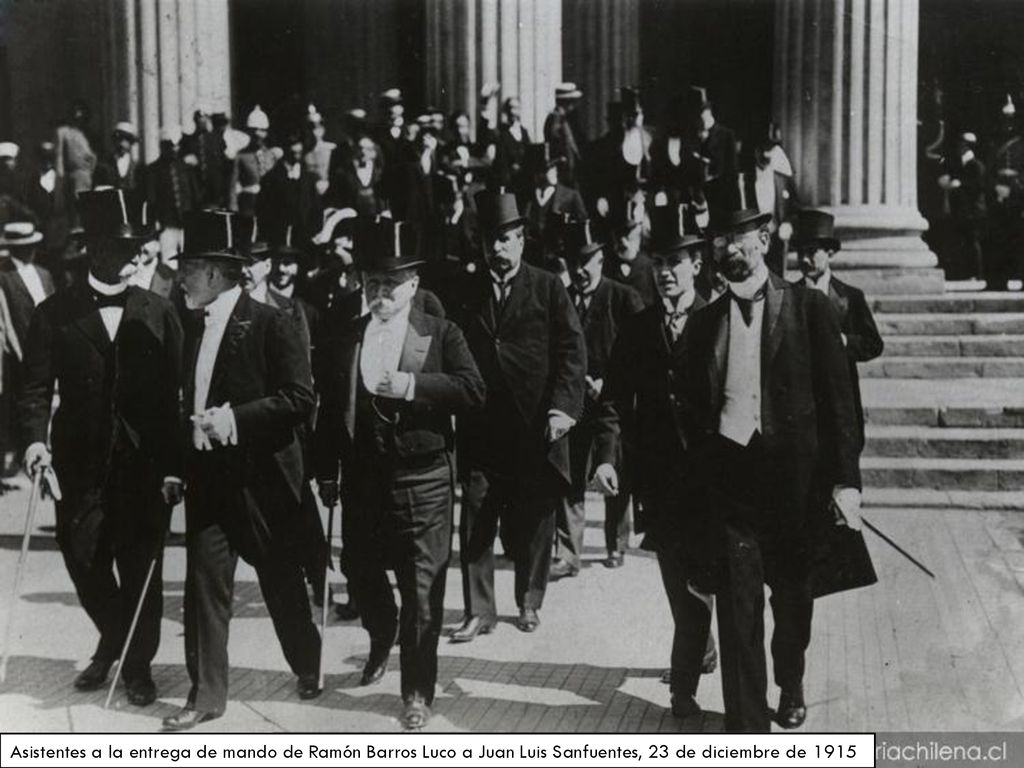 Asistentes a la entrega de mando de Ramón Barros Luco a Juan Luis Sanfuentes, 23 de diciembre de 1915