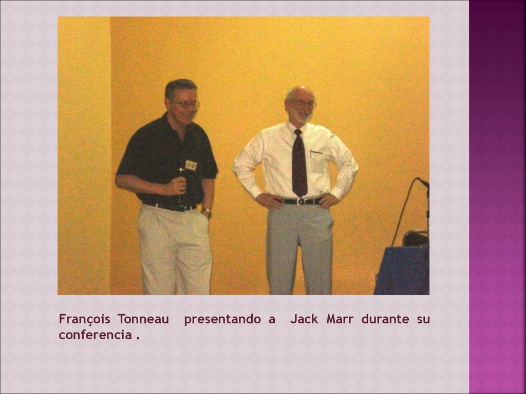 François Tonneau presentando a Jack Marr durante su conferencia .