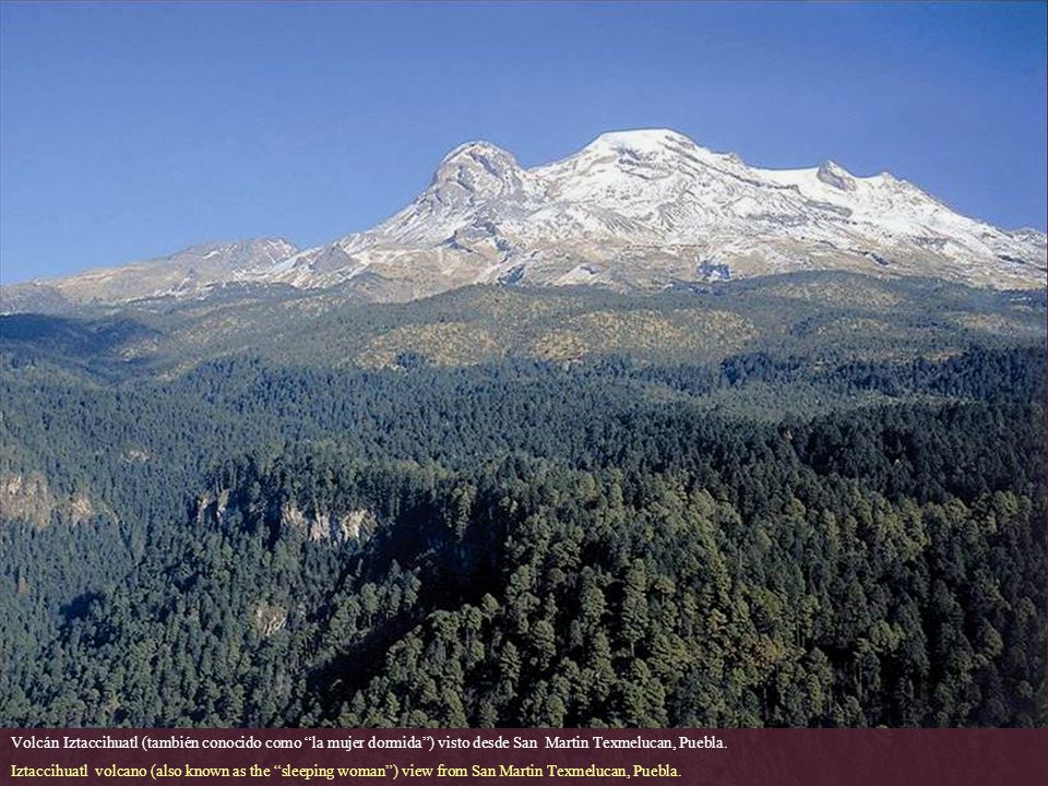 Volcán Iztaccihuatl (también conocido como la mujer dormida ) visto desde San Martin Texmelucan, Puebla.