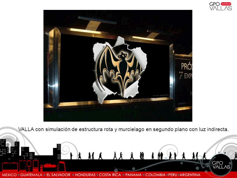 VALLA con simulación de estructura rota y murcielago en segundo plano con luz indirecta.