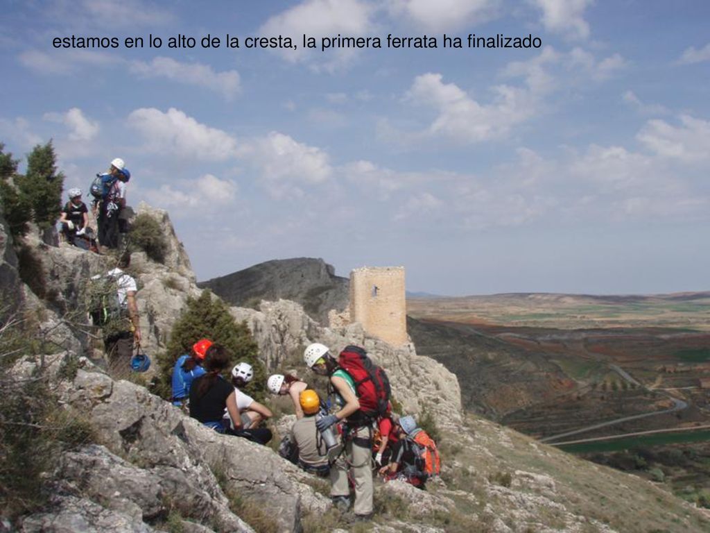 estamos en lo alto de la cresta, la primera ferrata ha finalizado