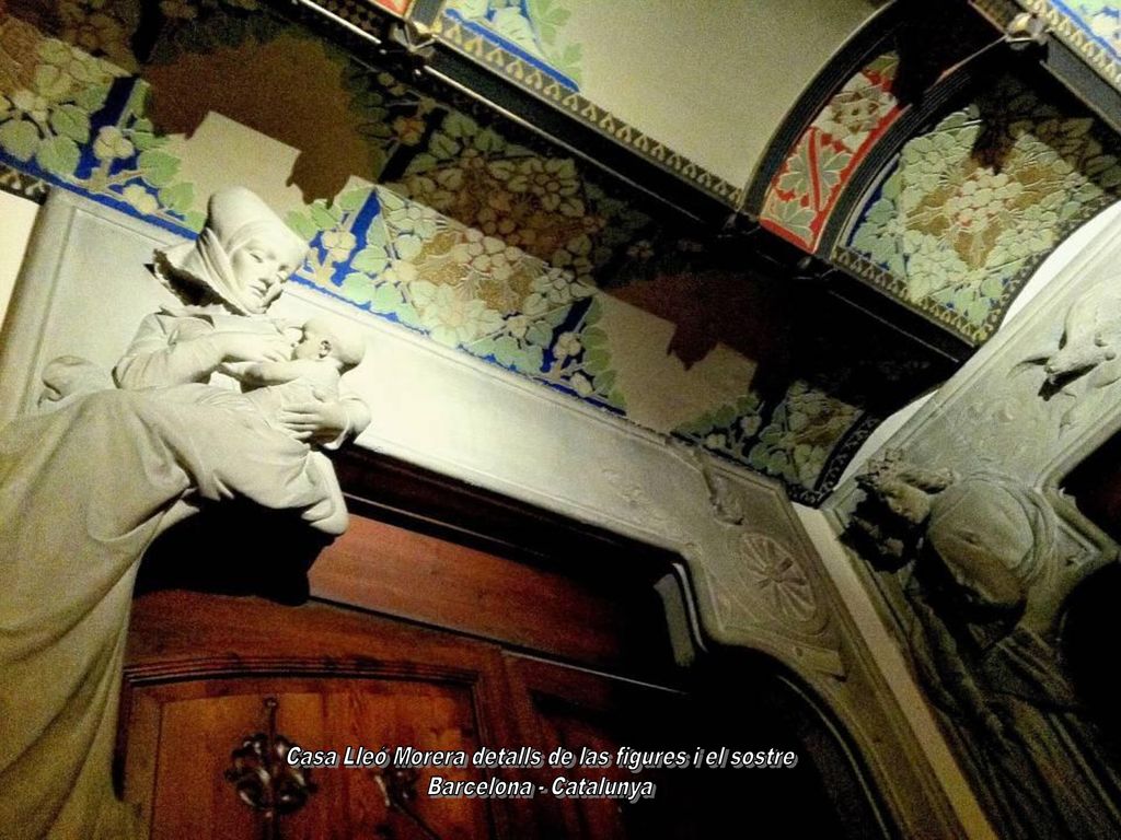 Casa Lleó Morera detalls de las figures i el sostre