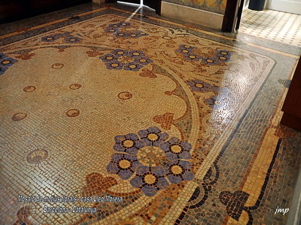 Mosaic de motius florals - casa Lleó Morera