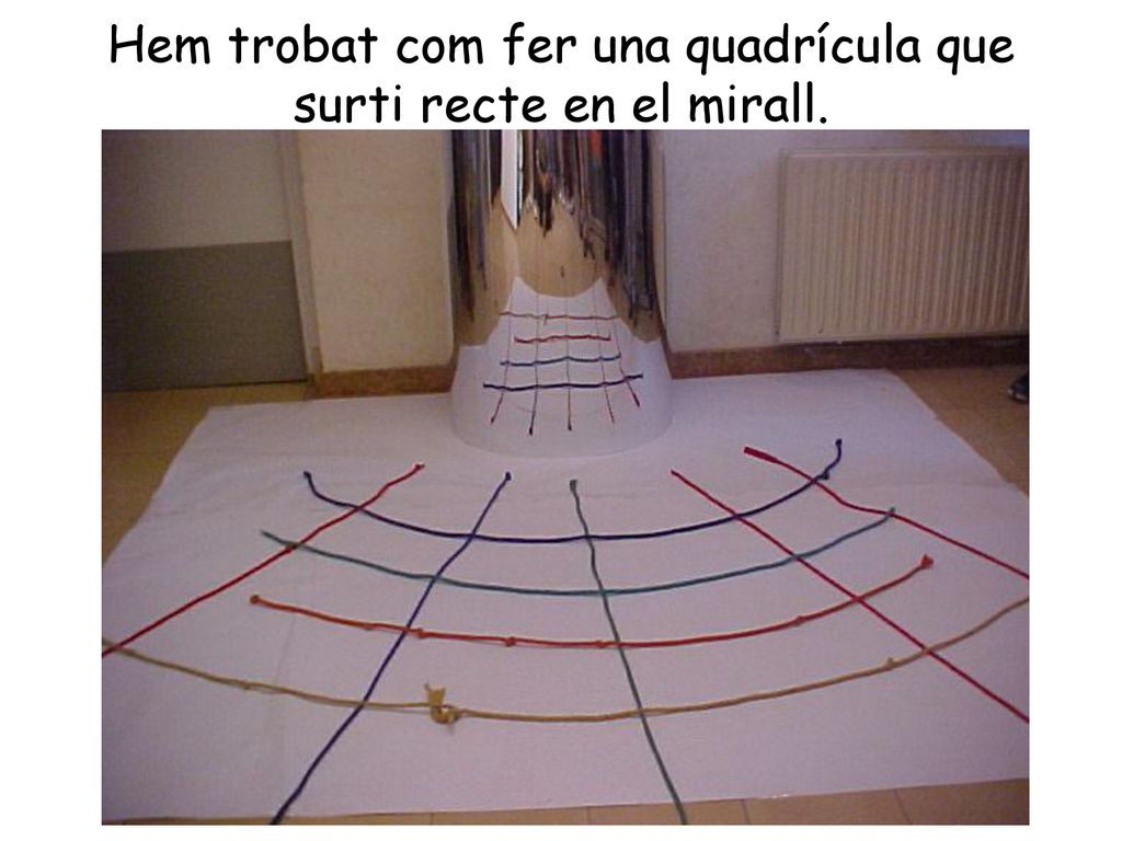 Hem trobat com fer una quadrícula que surti recte en el mirall.