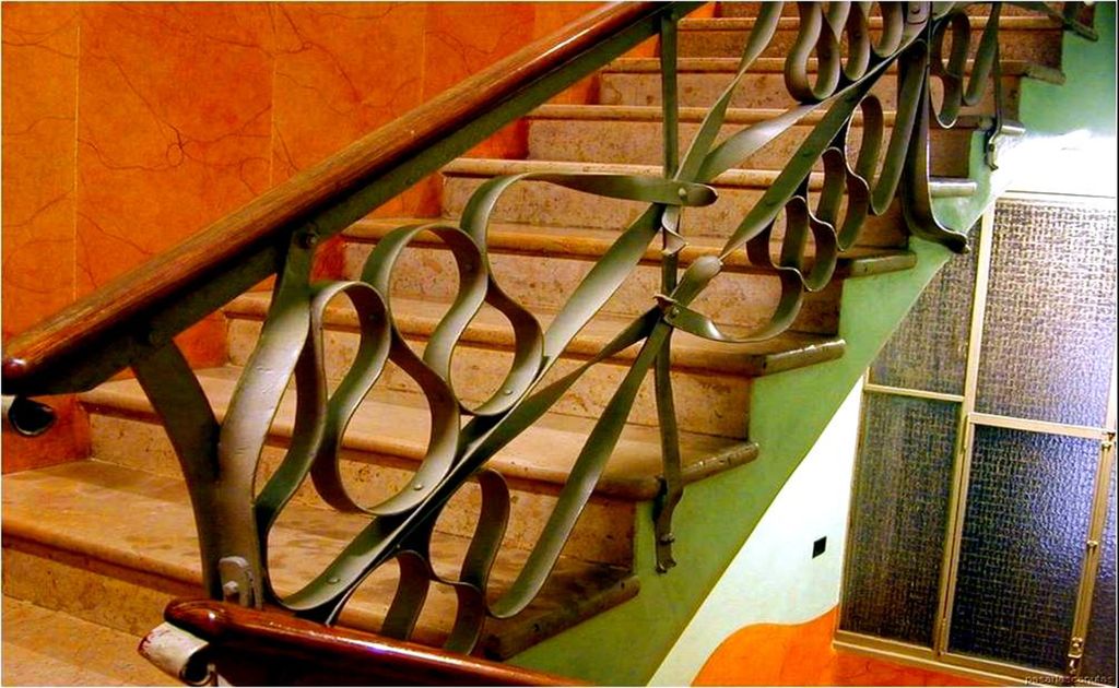 Un año y medio más tarde hubo otra vez problemas pero esta vez con unos voladizos que tampoco respetaban los límites acordados.