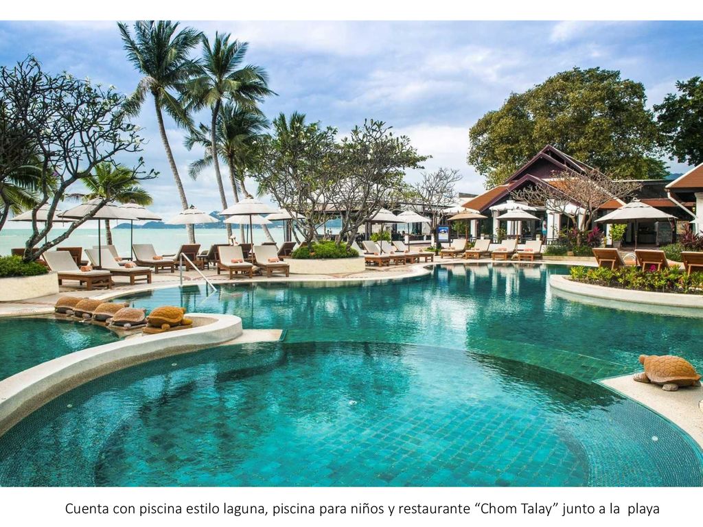Cuenta con piscina estilo laguna, piscina para niños y restaurante Chom Talay junto a la playa