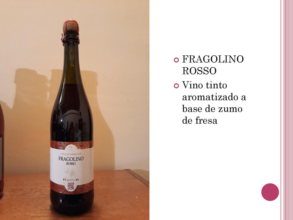 FRAGOLINO ROSSO Vino tinto aromatizado a base de zumo de fresa