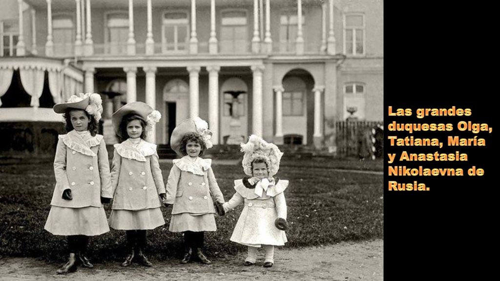 Las grandes duquesas Olga, Tatiana, María y Anastasia Nikolaevna de Rusia.