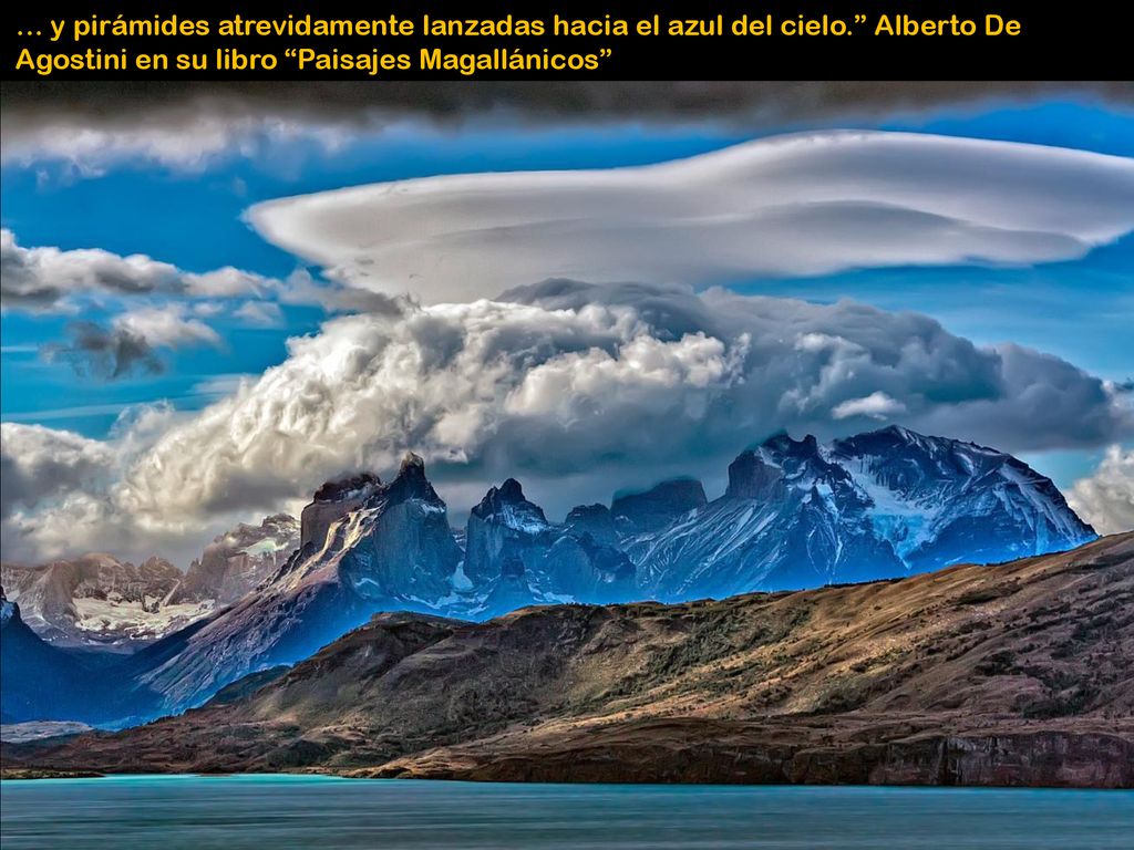 … y pirámides atrevidamente lanzadas hacia el azul del cielo