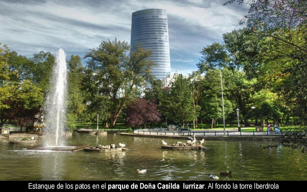 Estanque de los patos en el parque de Doña Casilda Iurrizar