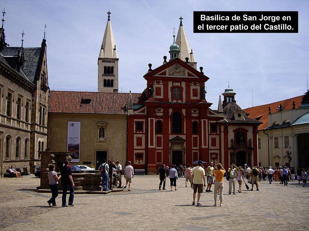 Basílica de San Jorge en el tercer patio del Castillo.