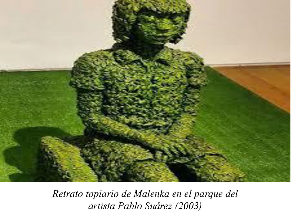 Retrato topiario de Malenka en el parque del artista Pablo Suárez (2003)