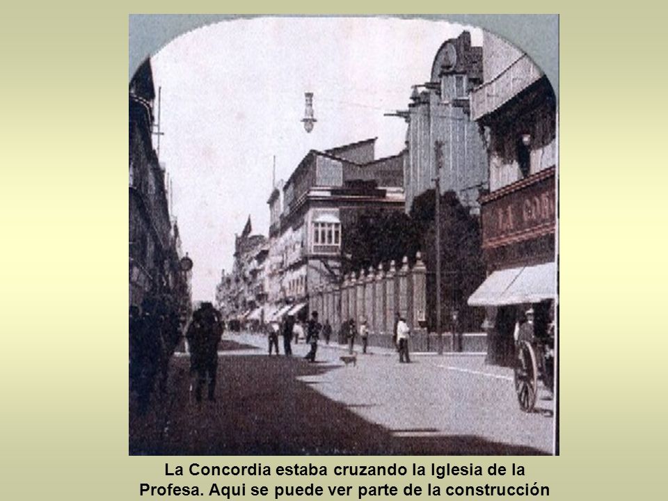La Concordia estaba cruzando la Iglesia de la Profesa