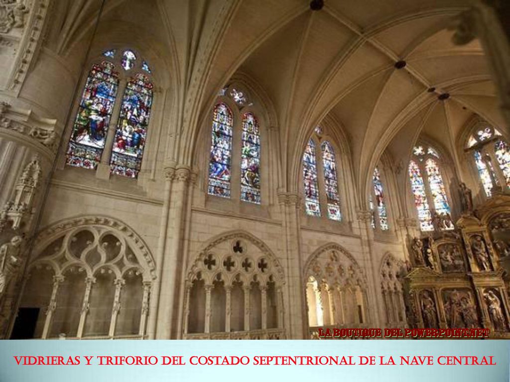 Vidrieras y triforio del costado septentrional de la nave central