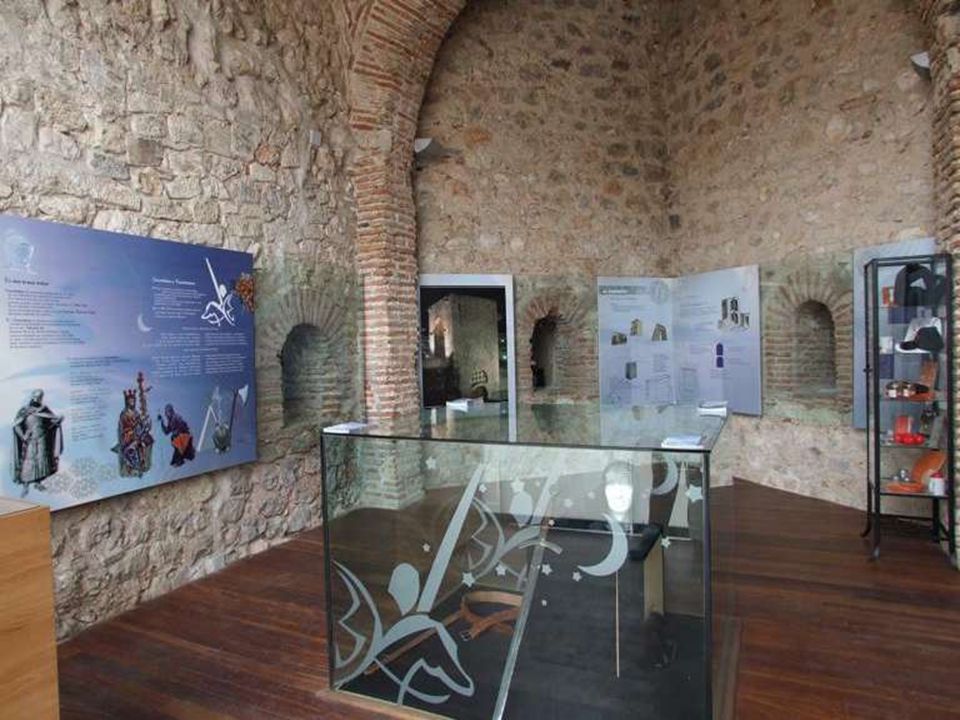 Hoy acoge una exposición sobre la leyenda asociada a la conquista de Guadalajara. Según ésta,
