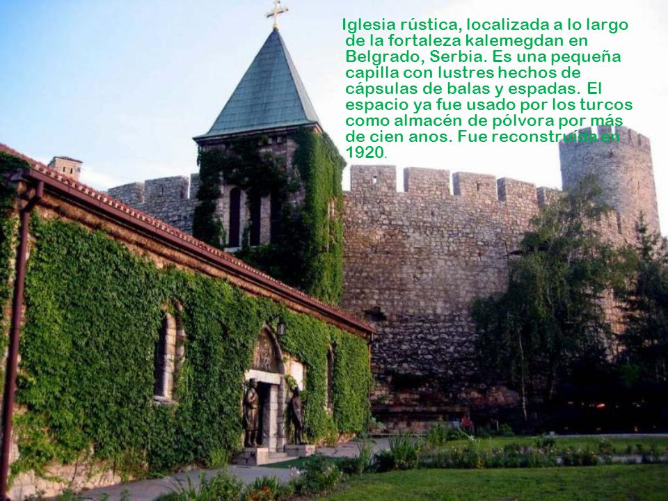 Iglesia rústica, localizada a lo largo de la fortaleza kalemegdan en Belgrado, Serbia.