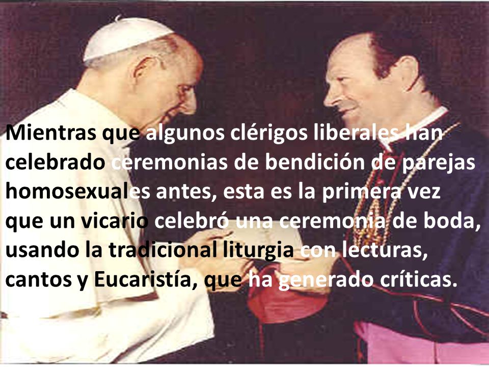 Mientras que algunos clérigos liberales han celebrado ceremonias de bendición de parejas homosexuales antes, esta es la primera vez que un vicario celebró una ceremonia de boda, usando la tradicional liturgia con lecturas, cantos y Eucaristía, que ha generado críticas.
