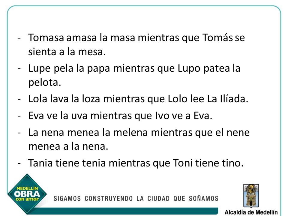 Tomasa amasa la masa mientras que Tomás se sienta a la mesa.