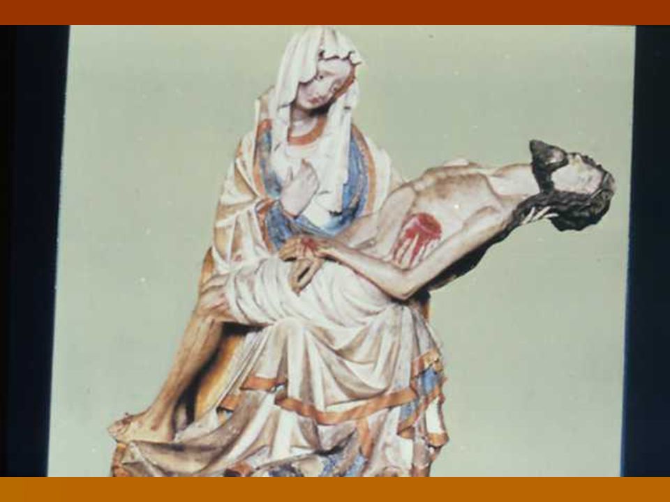 El dramatismo inspirado en las crucifixiones góticas alcanzó también a las restantes escenas de la Pasión, y especialmente a aquellas en que el dolor de la Madre expresaba el del Hijo, tales como la Virgen de la Piedad, el Llanto sobre el cuerpo de Cristo o el Santo Entierro.