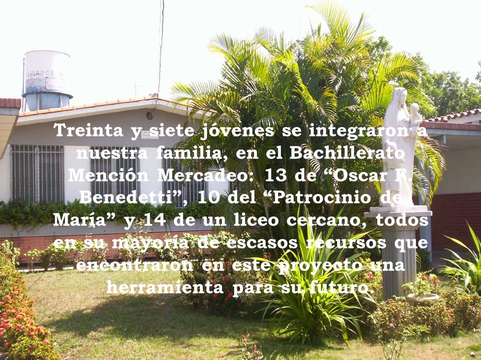 Treinta y siete jóvenes se integraron a nuestra familia, en el Bachillerato Mención Mercadeo: 13 de Oscar F.