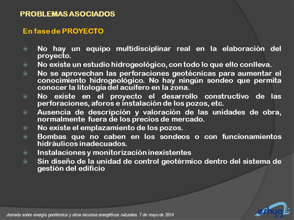 No hay un equipo multidisciplinar real en la elaboración del proyecto.