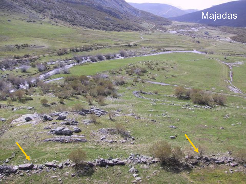 Majadas Esta imagen esta tomada desde lo alto de la roca.