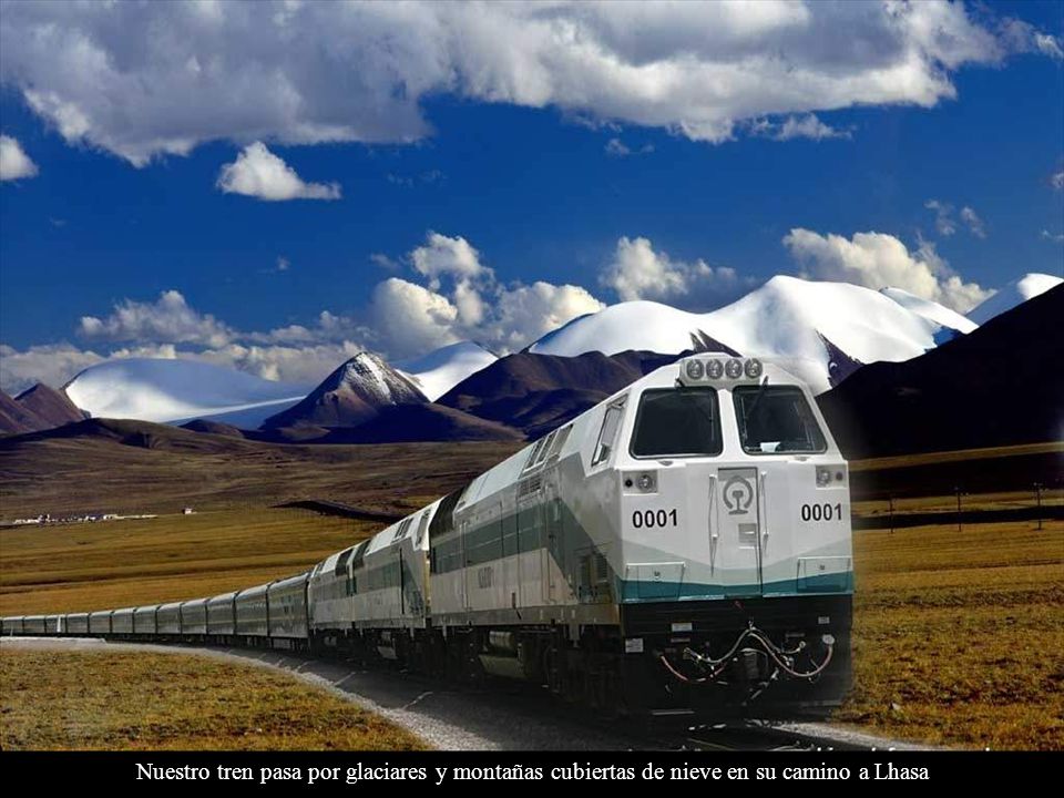 Nuestro tren pasa por glaciares y montañas cubiertas de nieve en su camino a Lhasa