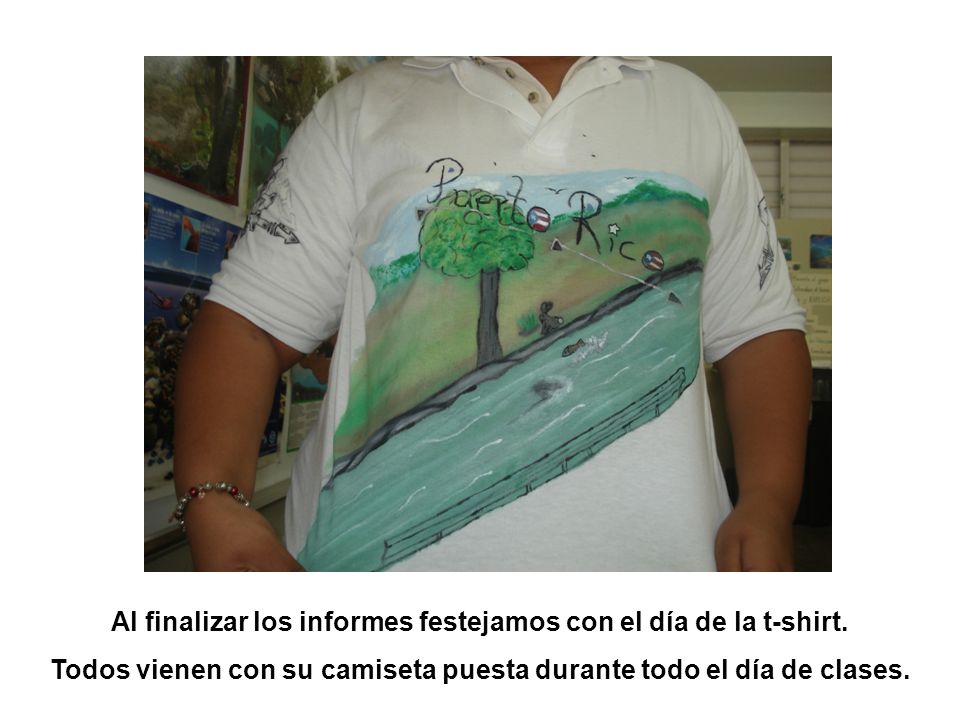 Al finalizar los informes festejamos con el día de la t-shirt.