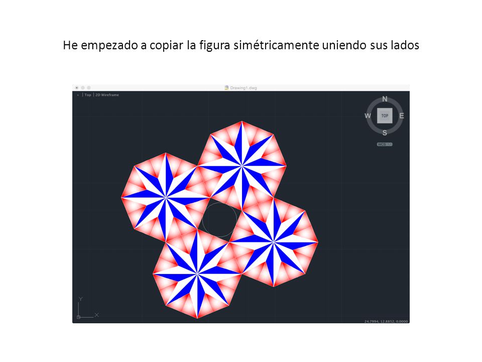 He empezado a copiar la figura simétricamente uniendo sus lados