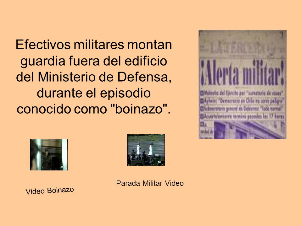 Efectivos militares montan guardia fuera del edificio del Ministerio de Defensa, durante el episodio conocido como boinazo .
