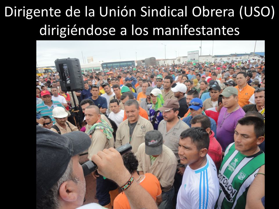 Dirigente de la Unión Sindical Obrera (USO) dirigiéndose a los manifestantes