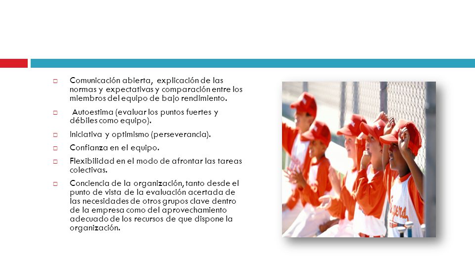 Comunicación abierta, explicación de las normas y expectativas y comparación entre los miembros del equipo de bajo rendimiento.