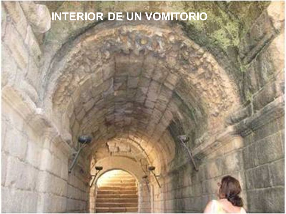INTERIOR DE UN VOMITORIO