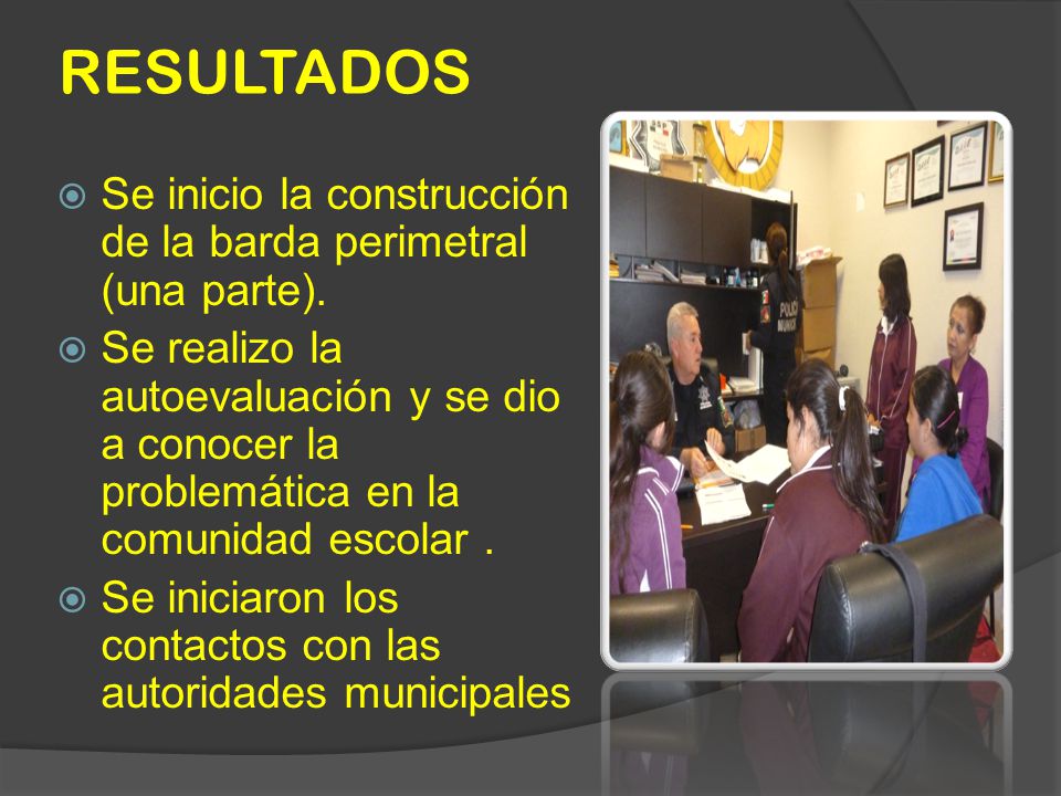 RESULTADOS Se inicio la construcción de la barda perimetral (una parte).