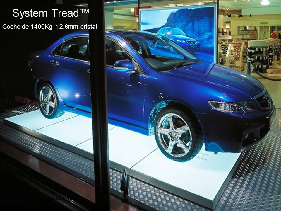 System Tread™ Coche de 1400Kg -12.8mm cristal The Illuminated floor