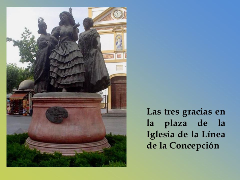 Las tres gracias en la plaza de la Iglesia de la Línea de la Concepción